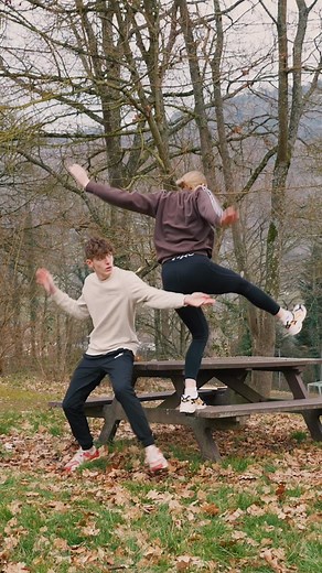 Nochmal Glück gehabt 😳 Markiert euren Schutzengel 👼 #glück #salto #backflip #unerwartet #fail #turnen #flip #closecall