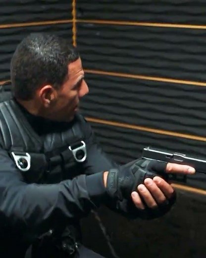 Carrying the child and counterattacking