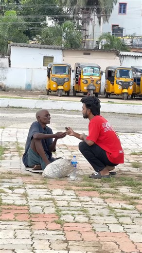 Shashank temburu on Instagram: "Respect grandfather 🥹❤️.. . . . #anna #viral #trendingreels #humanity #emotional #alone #roadside #brother #brotherlove #bonding #food #grandfather #mother #dad #son #viralvideos #trending #insta #instamood #instagood #happy #happiness #vishakapatnam #india"
