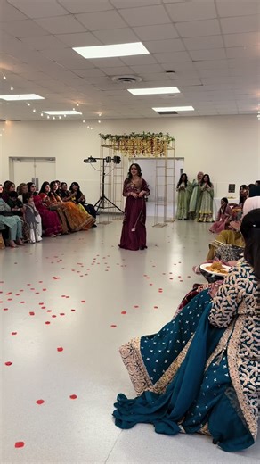 Stunning Mehndi Dance Performances at Pakistani Weddings