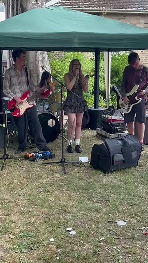 this is our original song called alienation! @hot rats pls give us a follow ❤️ #livemusic #localband #support #gig #concerts #fyp