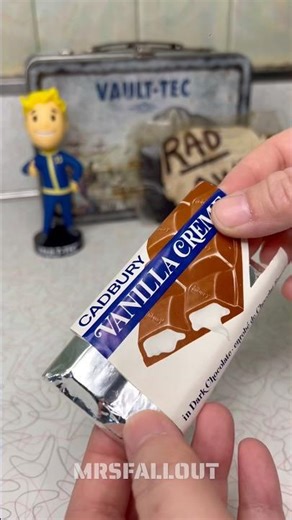 Opening a 60 Year Old CADBURY Creme & Comparing it to Modern Cadbury Egg!