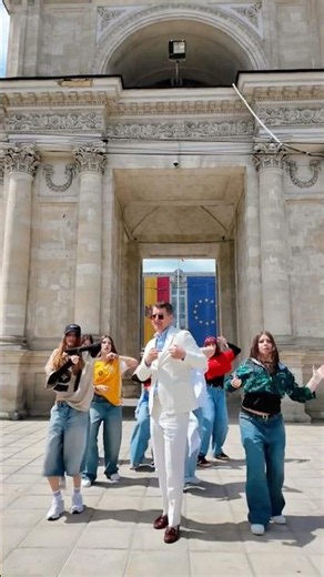 Viața asta e prea scurtă să o petreci lângă cineva care nu e nebun după tine 🫶🏼 #akcent #fyp