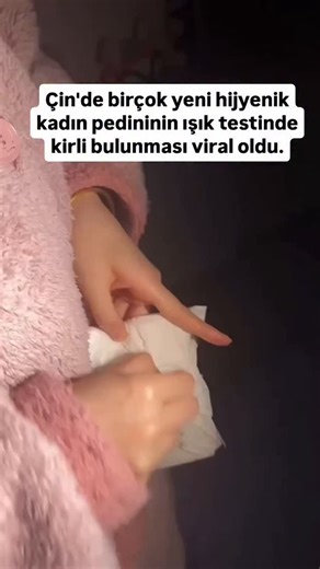 superfikirr on Instagram: "Herkese selam 👋 Çinde çekilen bir videoda kadın peşlerinde ortasında bulunun yerde renklı bır goruntu ortaya cıkmış Bizde varmı deniyorum ve Hic bır sorun yok bizimkiler gayet iyi ✅️ 3 farklı ped de denedim 👋 Siz ne düşünüyorsunuz Kimler denedi ❓️❓️ Görmesini istediğin kişiye gönder kaydetmeyi unutmayın #superfikirler #süperfikirler #süperfikirler #kadınpedi #kadinpedi #pratikçözüm #benşok #kadın #reklam yok #kadınolmak #vaybee #dahanelergöreceğiz #dahaneler #deneyel
