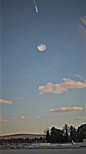 Meteor Impact on the Moon: A Dramatic Encounter