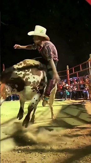 INSANE Bull Ride at Night! 🐂 | Jaripeo Madness in the USA!