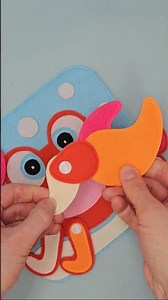 DIY Sea Animal Busy Book #feltcrafttutorial #sewingcrafts #crab #quietbooktutorial #feltbook #diy