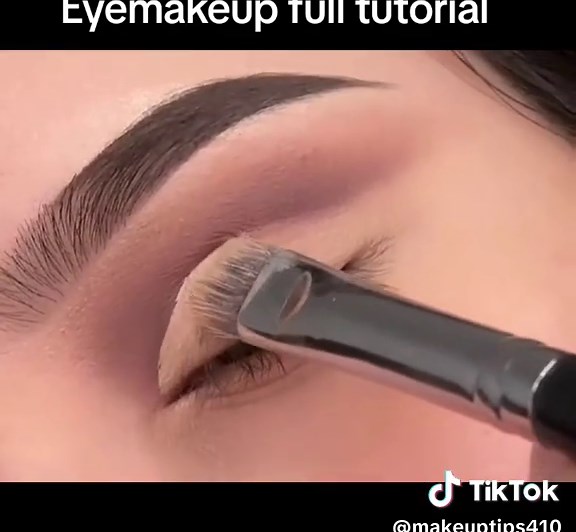 Complete Eye Makeup and Eyeliner Tutorial