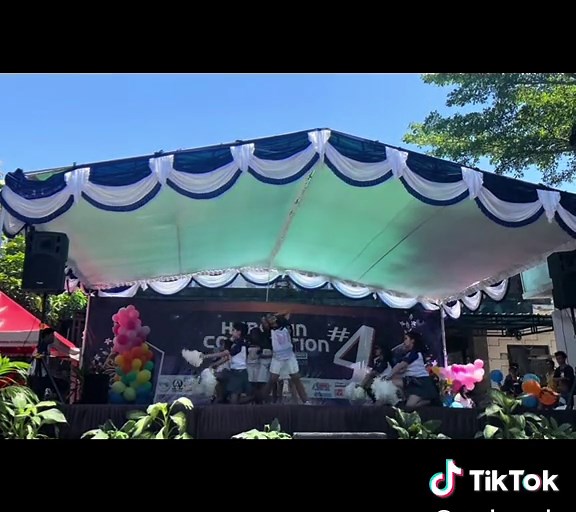 Debut Dance Mashup: Milkshake & Gnarley at SMPK 1 Harapan