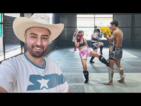 دخلت معسكر القتال في تايلاند… لكن المغامرة في بانكوك كانت غير متوقعة 🇹🇭