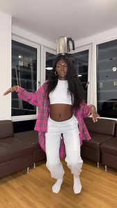 Not Rosey bringing out the kettle for #downchallenge 💃🏾: @roseylucci 🎵: Down by Chop Daily x Soundz | @chopdaily @iam_soundz DC: @sophiaofficialxo | Chop Daily