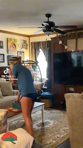 Don't pee 🤣🤣