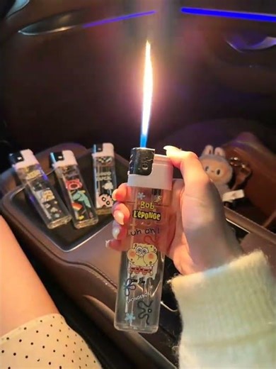 闺蜜也太会送打火机了吧！！帅惨了#小众#打火机 #超大打火机#巨无霸