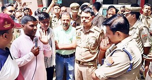 Shahjahanpur News: बंडा थाने का दरोगा और दो सिपाही लाइन हाजिर