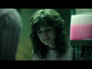 Nancy breakdowns in the bathroom - Stranger Things 5 [5x2]