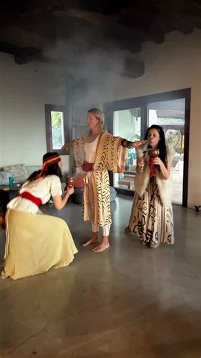 On March 2026 we offer this beautiful opportunity to experience a week in Ibiza with us: @ibizasoulexperience , @elena_matrizorigen and @pazshantimusica. Nourished by @yuliya.arabuli ✨A week of transformation, connection and growth. 🌕*SACRED WOMEN RETREAT* 🌿Yoga • Womb Healing • Voice Activation🌿 🔻We invite you to ibiza to live a transformational experience, to awaken the connection with your body and the wisdom of your soul. Women rising together. ✨A space where we move, breathe, open and r