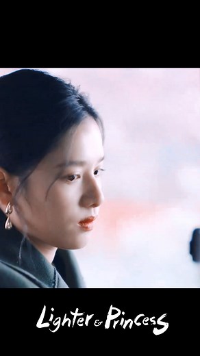 She loves him so much. 🫶 她超爱。#LighterAndPrincess #点燃我温暖你 #ChenFeiyu #ZhangJingyi #陈飞宇 #张婧仪 #YOUKU #优酷 | 优酷宠爱剧场 Youku Romance