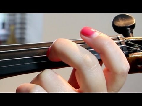 How To Do VIBRATO in the VIOLIN/VIOLA *Slow MOTION* (wrist vibrato)