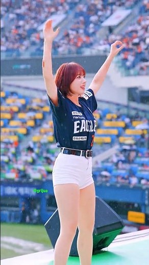 갑자기 하늘에서 비가.... 하지원 치어리더｜불타는 태양 part.1｜河智媛 Ha Ji-Won FanCam｜Hanwha Eagles Cheerleader 2025.07.22