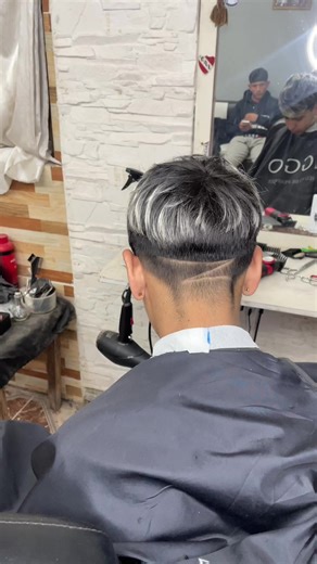 @Luis Rios corte con diseño a mi hno 🫡💈 #barber #fyp #viral #parati