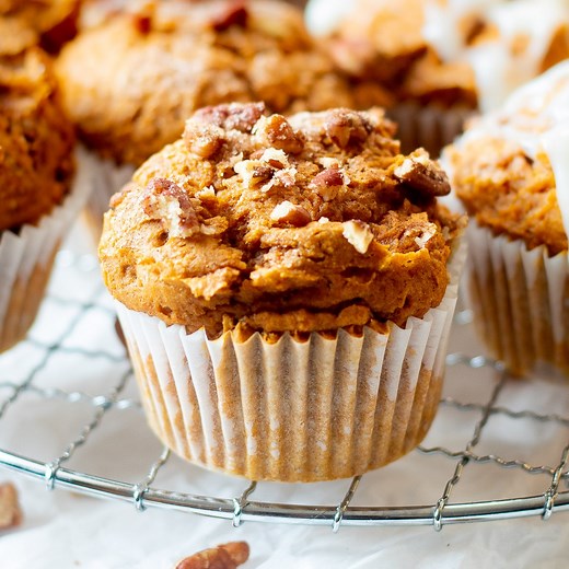 3 Ingredient Pumpkin Muffins - Healthy and Easy! - Chenée Today
