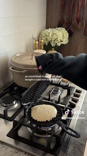 Non-Toxic Kitchen: Cast Iron Waffle Maker Love