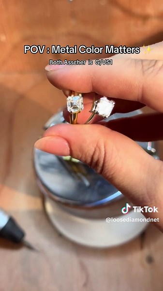 Simple Science- Yellow gold reflects warm tones, white gold reflects bright icy tones ✨💛🤍 #loosediamondnet #yellowgoldengagementring #solitaireengagementring #asschercutdiamondring