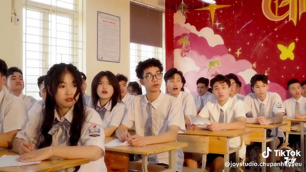 Thanh xuân ấy, cảm ơn vì đã có mặt đầy đủ. Video được thực hiện bởi đội ngũ Joy studio. #joystudio #kyyeu #thanhxuan #tuoihoctro #viral #xuhuong