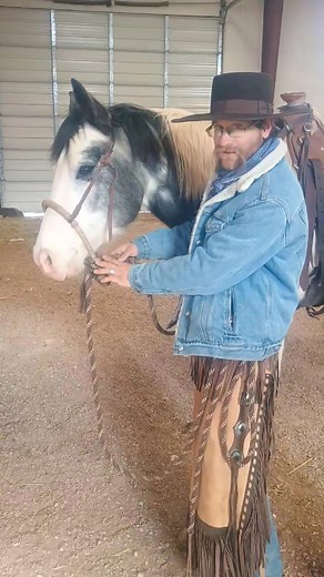 Bosal fitting. We had a question the other day about this so we decided to make a short video. If you have any other questions please put them in the comments and we'll try to get them answered. #bridlehorsetradition #vaquerohorsemanship #ranchhorse #cowboyway #californiohorsemanship #ranchroping #bosaltraining #coltstarting | S & R livestock LLC