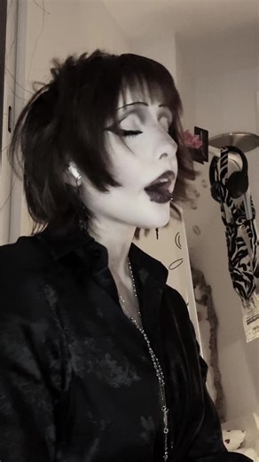 Goth Makeup Inspiration for Girls