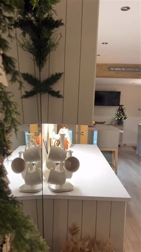 KITCHEN REEL CHRISTMAS STRESS is real and it’s the last frantic Saturday before Christmas. For so many people this means stress. So here’s a little reminder to take a breath and slow it down. UK KITCHEN REEL Flooring Sierra LVT Kitchen cupboard doors painted in Shaded White Panelling above work tops painted in Hardwick White all plaints from @decoratingcentreonline use JILLYS10 to save 10% Bar stools @laura.james.home Blinds @blindsbypost use JILLDEC to save 10% Panelling above work tops @easipa