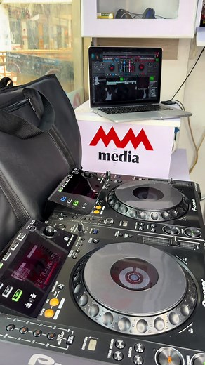 Pioneer CDJ 900 vs CDJ 3000: Costs and Options