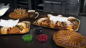 11K views · 479 reactions | Join Margaret & Betty Porto as they share traditions of Dia de los Reyes Celebrate Dia de los Reyes with #Portos Rosca de Reyes & Galette des Rois! Both are available today while supplies last! #PortosBakery #GaletteDesRois #GalletaDeLosReyes #Rosca #RoscaDeReyes #ThreeKingsDay #DiaDeLosReyes | Porto's Bakery | Facebook