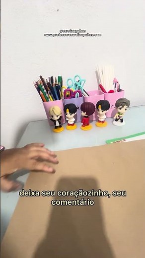 📁✨ I've got your portfolio cover ready to shine! Fully editable in Canva.