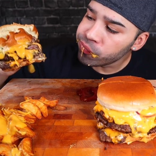 ASMR | HUGE TRIPLE CHEESE BURGERS & CHEESE FRIES | MUKBANG | EATING SOUNDS #shorts