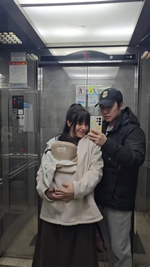 Acabo de ser mamá en Corea del Sur... y te cuento mi experiencia 🇰🇷 En Corea recibimos ayudas económicas tanto antes como después del parto y son una gran ayuda PERO aún así, tener un hijo... ¡¡Es bastante caro!! Muchos pueden pensar que por esas ayudas sale casi gratis, pero no 😅 Lo seguiré repitiendo: el gran problema de la natalidad es que la vivienda es cara y tener un bebé afecta a la carrera profesional. #corea #coreano #embarazada #mamaprimeriza #kdrama