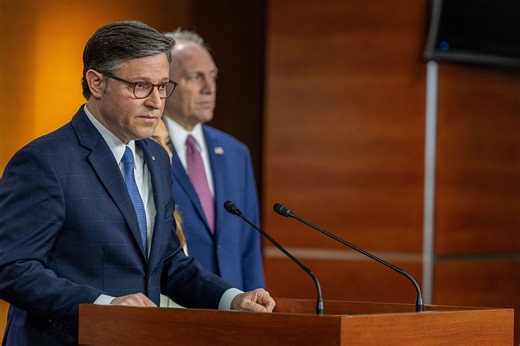 Senate Leader Tees Up Bill to Pay Government Employees; Trump Set to Embark on Asia Tour | NTD Good Morning (Oct. 22)