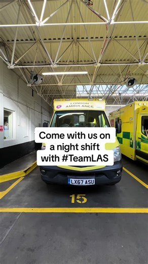 Come on a night shift with #TeamLAS #Paramedics #NightShift #BlueLights #ambulance
