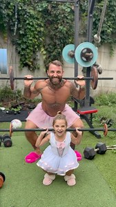 Les princesses ne font pas que de la danse 😬 #gym #fitness #gymlife #squat #fitgirl #girlpower #princess | Remi_ragnar