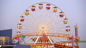 El astronauta de la NASA, John Herrington, y la actriz Ariel Tweto - estrellas de “Into Natures Wild” – exploran Los Ángeles después de asistir a la Alfombra Roja de los PCAs. Descrubre sus spots favoritos en L.A. y no te pierdas #IntoNaturesWild, pronto en cines. #VisitTheUSA | E! Online