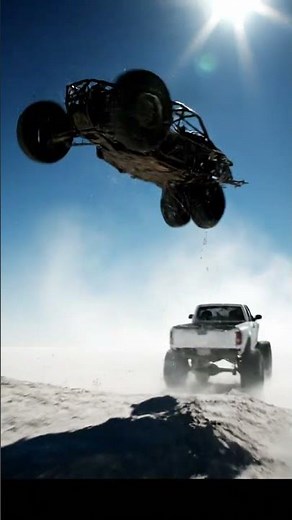 Salt Flat Showdown: Extreme Off-Road Race & Buggy Jump! 🏁