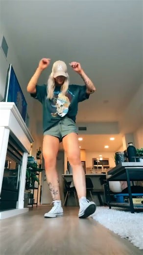 Shuffle Girl Dance❤️#DanceGirl #Shuffle #GirlPower #DanceVibes #DanceChallenge