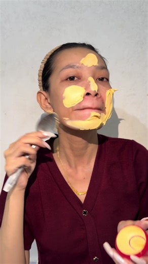 Tutorial Makeup Cantik untuk Barbie Look di Mall