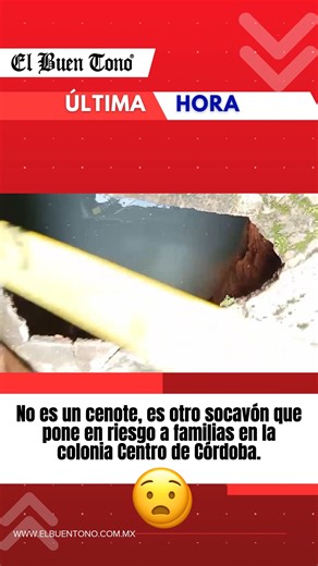 22K views · 248 reactions |  Un nuevo socavón apareció en la colonia Centro de Córdoba, en una ampliación privada de la calle 8, tras la ruptura de una red de drenaje de aguas negras. El hundimiento, de más de un metro de profundidad, mantiene en riesgo a varias familias. Protección Civil ya inspeccionó el lugar, mientras Hidrosistema realizará la evaluación técnica para su reparación.  #Córdoba #Socavón #ProtecciónCivil #ElBuenTono | El Buen Tono | Facebook