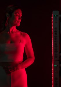 TikTokers Are Claiming Red Light Therapy Can Help You Lose Weight. Is It Legit?
