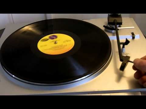 Akai AP-A1 Semiautomatic Turntable