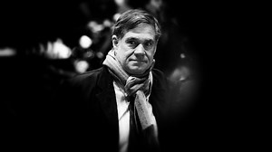 Gus Van Sant on casting Joaquin Phoenix as a disabled person and carrying out Robin Williams' vision