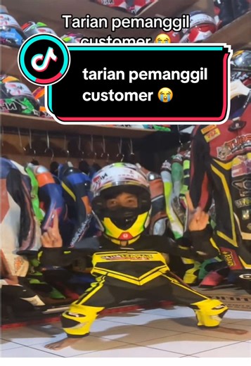 Tarian Pemanggil Customer di Road Race