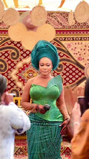 Elegant Wedding Backdrop Ideas Featuring Maccasio