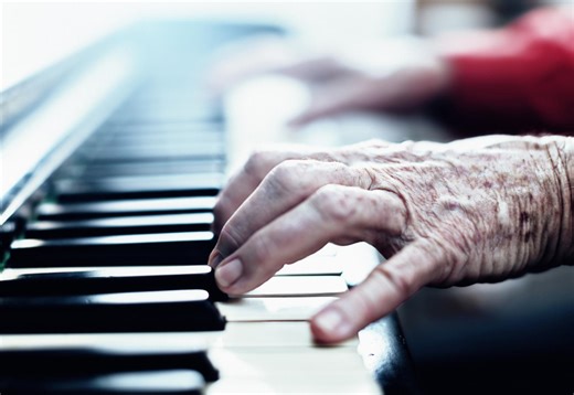 NHS pilot to use music therapy to reduce distress for dementia patients | National Health Executive